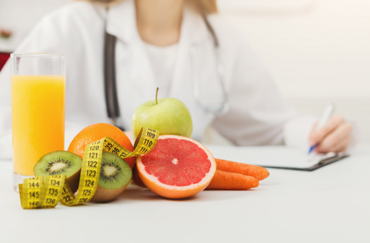 How to Become a Dietitian